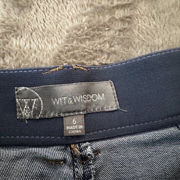 Wit and Wisdom High Rise Cuffed Stretch Shorts Women's size 6 - Picture 3 of 7